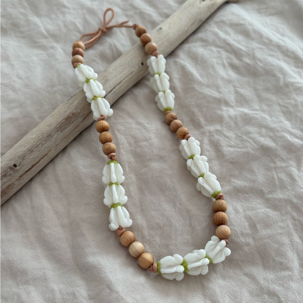 Crown Flower Beaded Car Lei - Picture 2 of 5